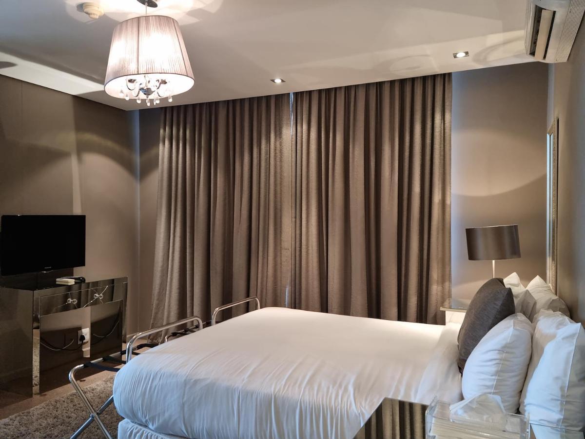 The Residences At Crystal Towers Kaapstad Buitenkant foto