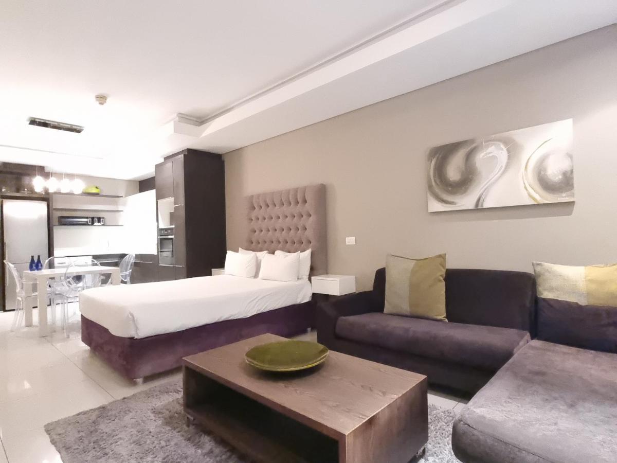The Residences At Crystal Towers Kaapstad Buitenkant foto