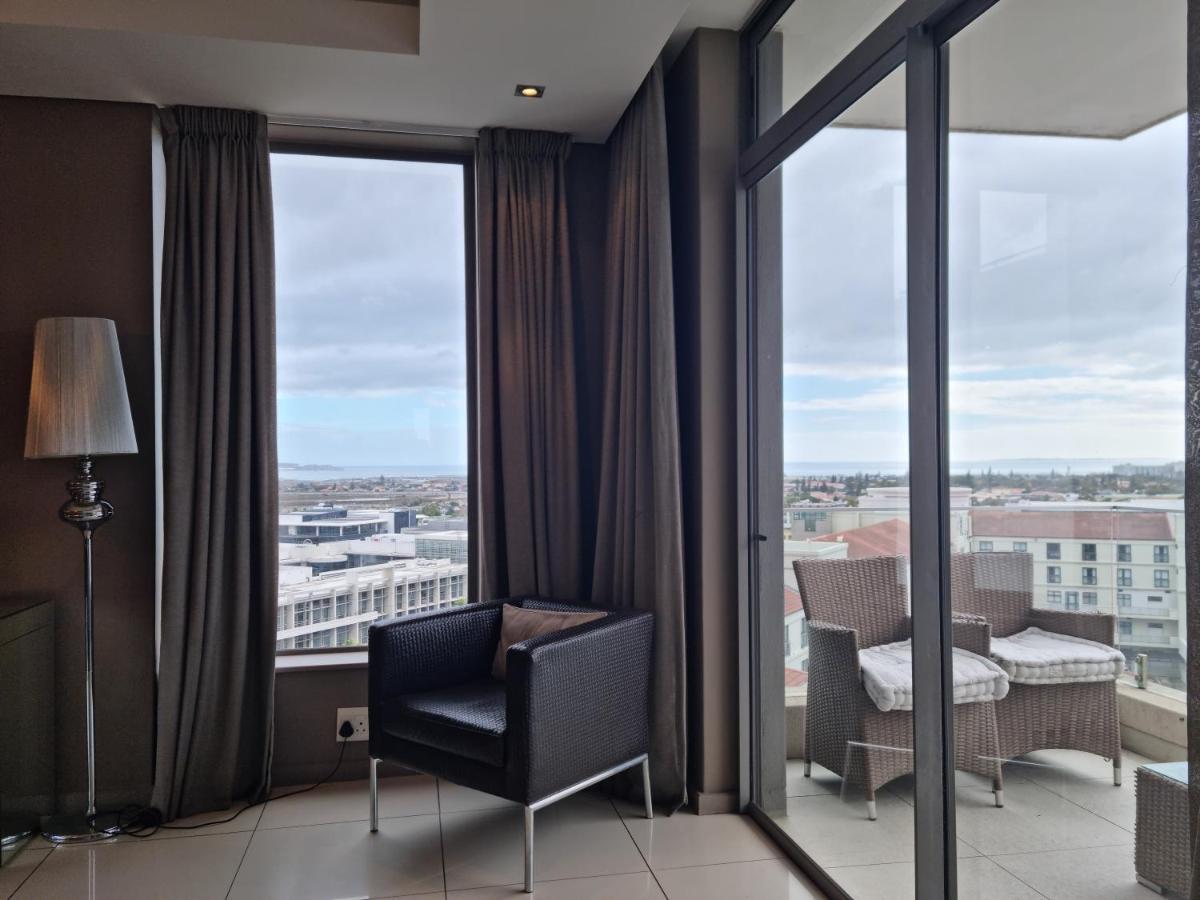 The Residences At Crystal Towers Kaapstad Buitenkant foto