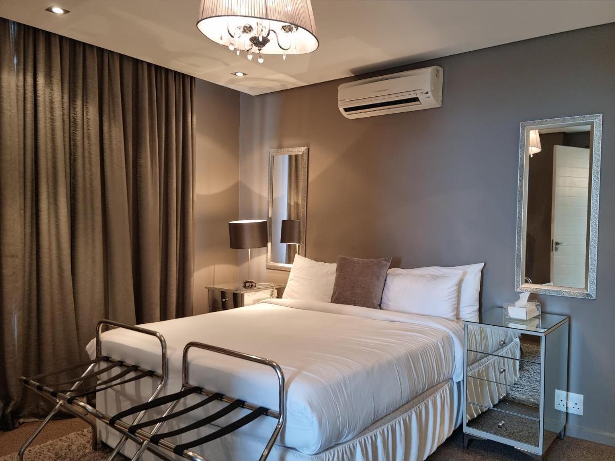 The Residences At Crystal Towers Kaapstad Buitenkant foto