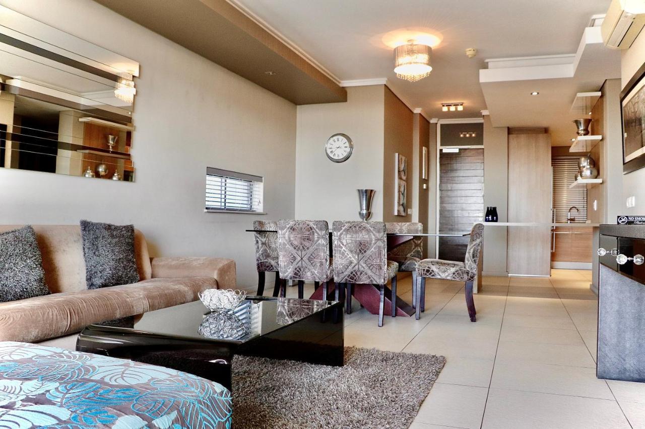 The Residences At Crystal Towers Kaapstad Buitenkant foto