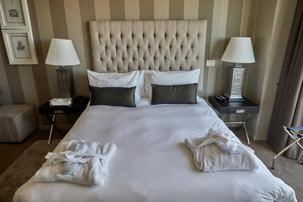 The Residences At Crystal Towers Kaapstad Buitenkant foto