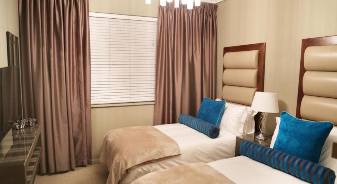 The Residences At Crystal Towers Kaapstad Buitenkant foto