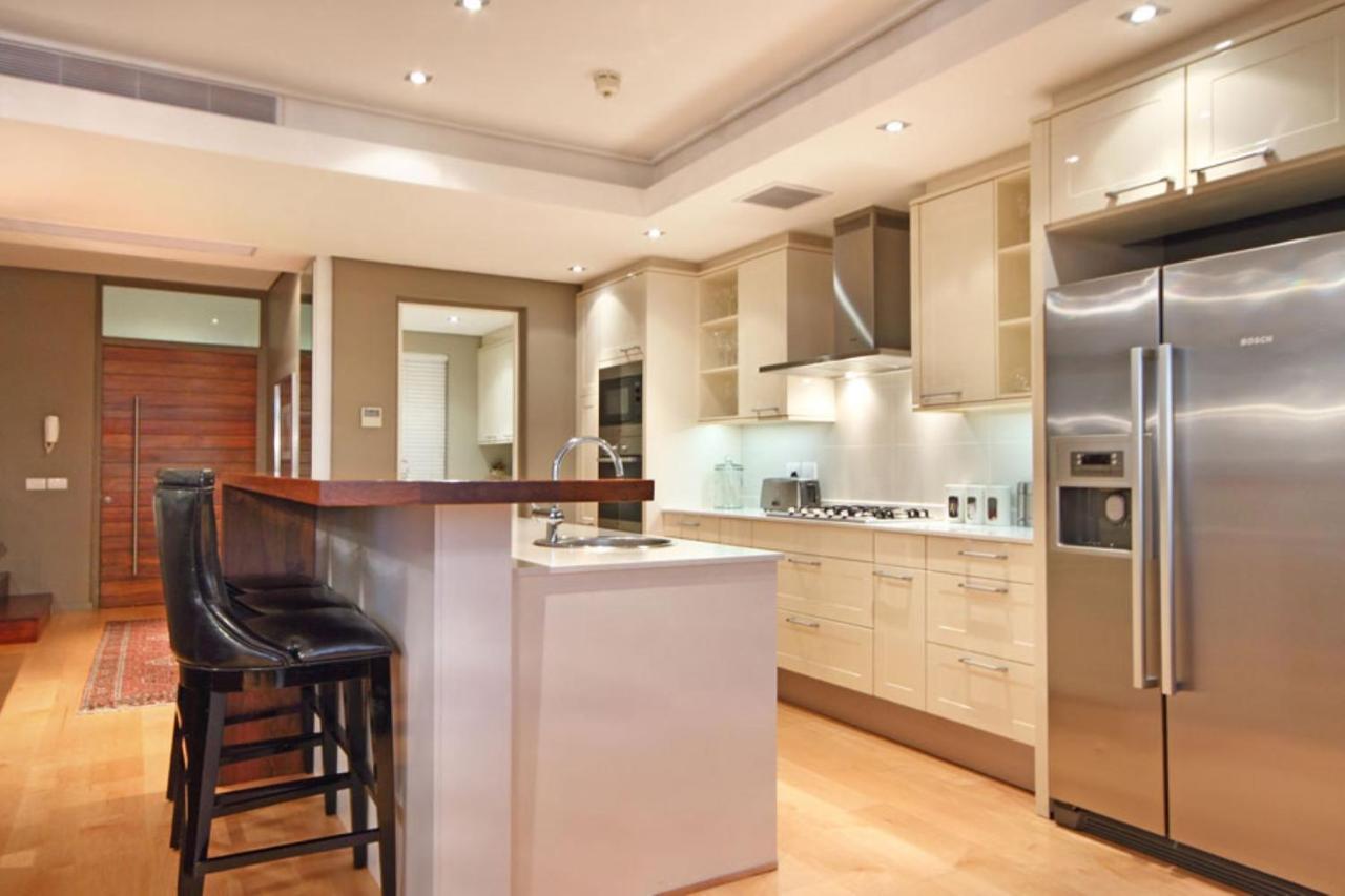 The Residences At Crystal Towers Kaapstad Buitenkant foto